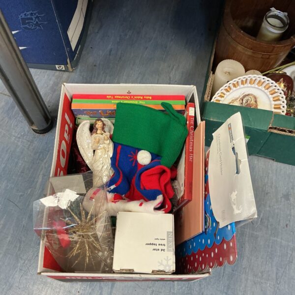 Mixed lot of vintage Christmas decorations and festive holiday items.