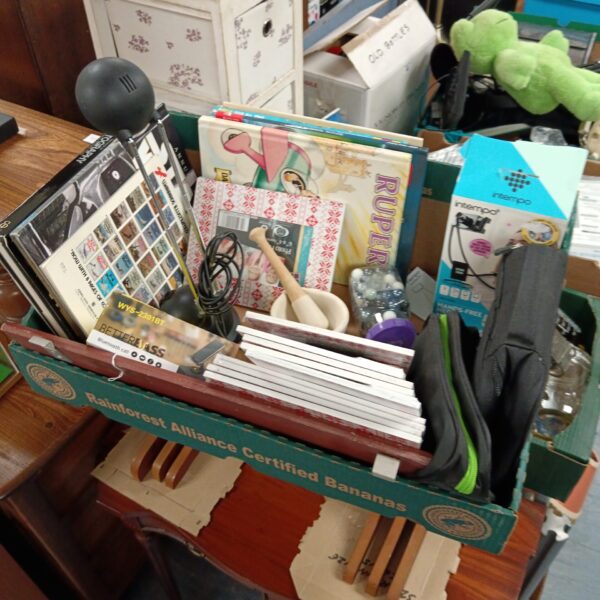 Mixed lot of collectibles including pestle and mortar and Christmas frames.