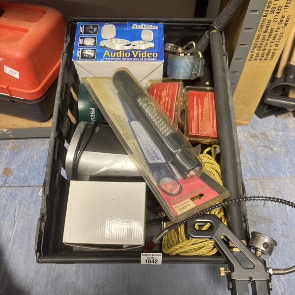 Mixed lot of vintage tools and equipment including a stirrup pump.