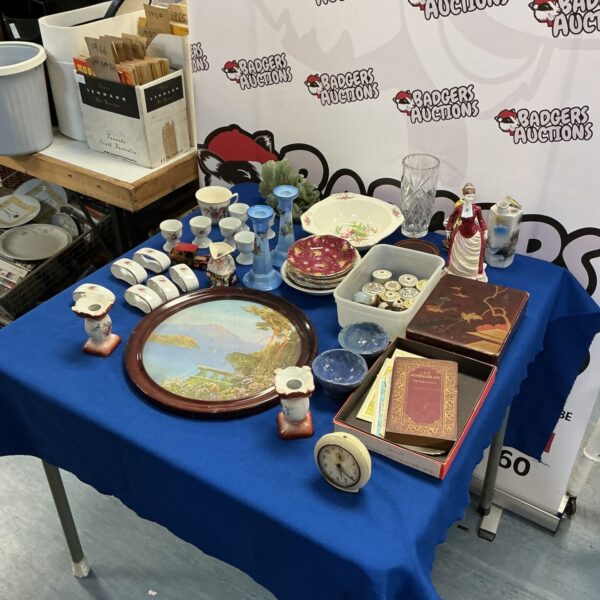 Mixed porcelain and collectibles lot with vintage napkin holders.