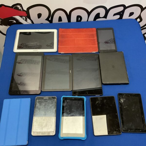 Mixed tablet lot including Apple, Samsung, and Amazon devices.