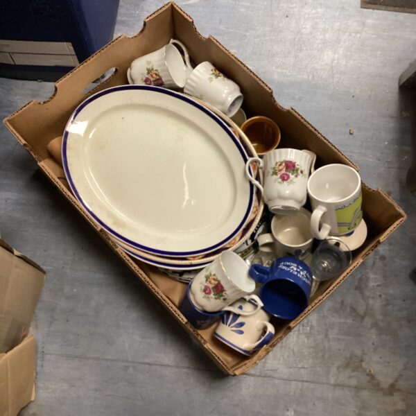 Vintage mugs and serving plates lot for collectors.