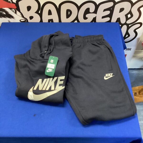 Navy blue Nike tracksuit size XXL, vintage sportswear style.