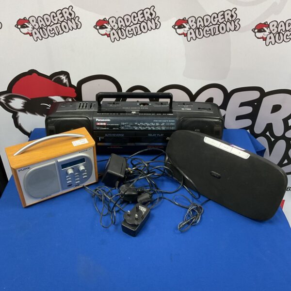 Vintage Panasonic RX-FT550 cassette radio in used condition.