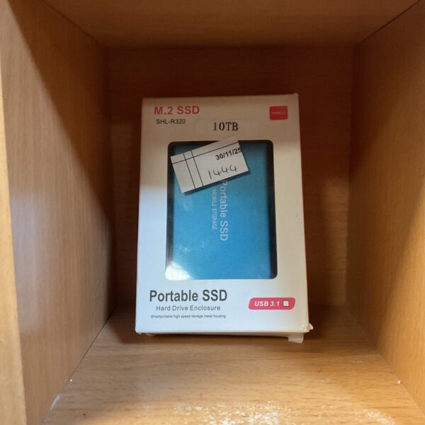 Portable SSD enclosure, model SHL-R320, for M.2 SSD storage.