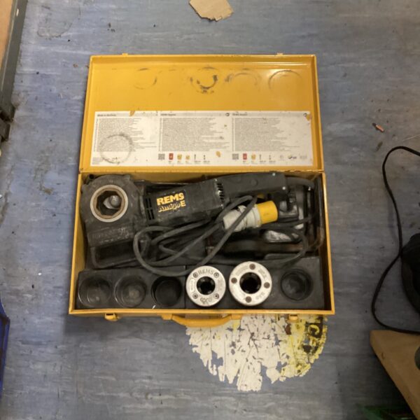 Rems Amigo 110v thread cutting tool in original case.