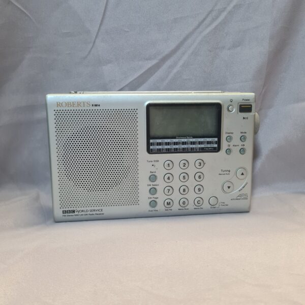 Front view of a vintage Roberts R9914 BBC World Service radio.