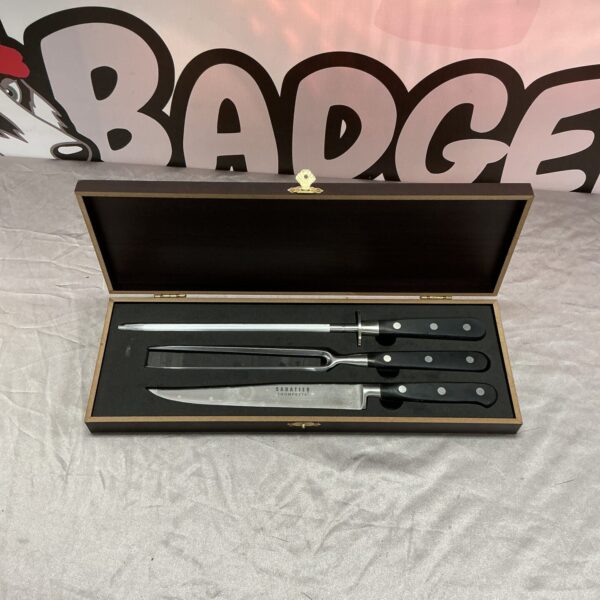 Vintage Sabatier carving set in wooden presentation box.