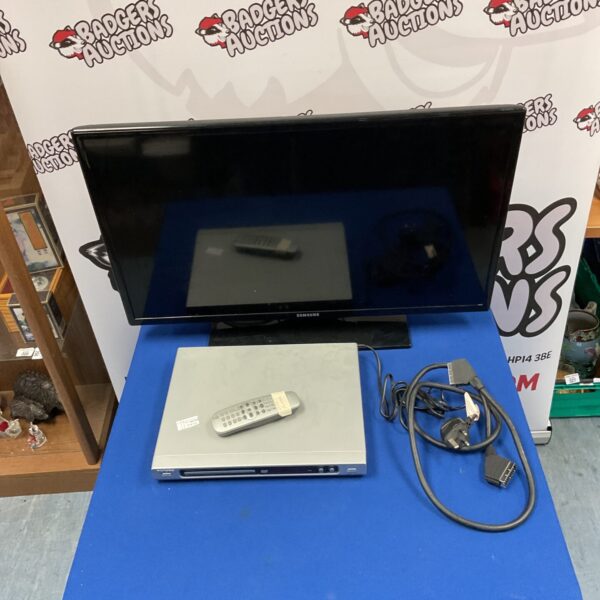 Samsung 32 inch TV with Philips DVD player for home entertainment.