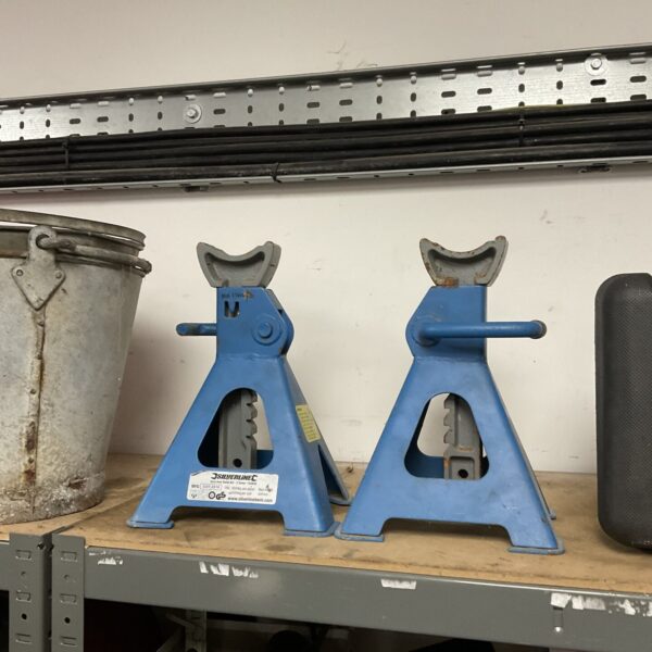 Pair of Silverline 3 ton ratchet axle stands for car maintenance.