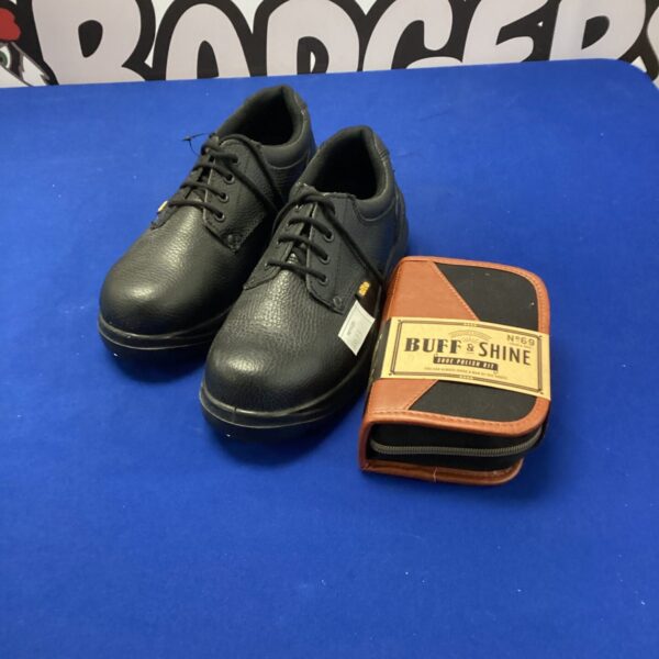 New size 8 site safety shoes with buff and shine kit included.