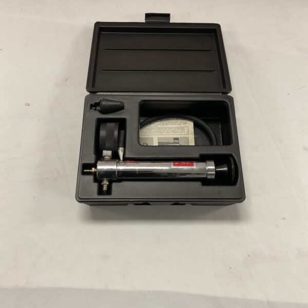 Snap On SVT-261A vacuum tester for automotive engine diagnostics.