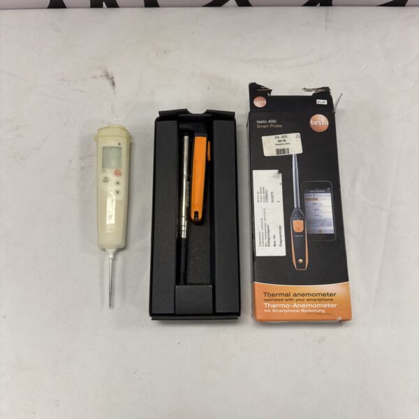 Testo 405i smart probe for wireless temperature measurement.