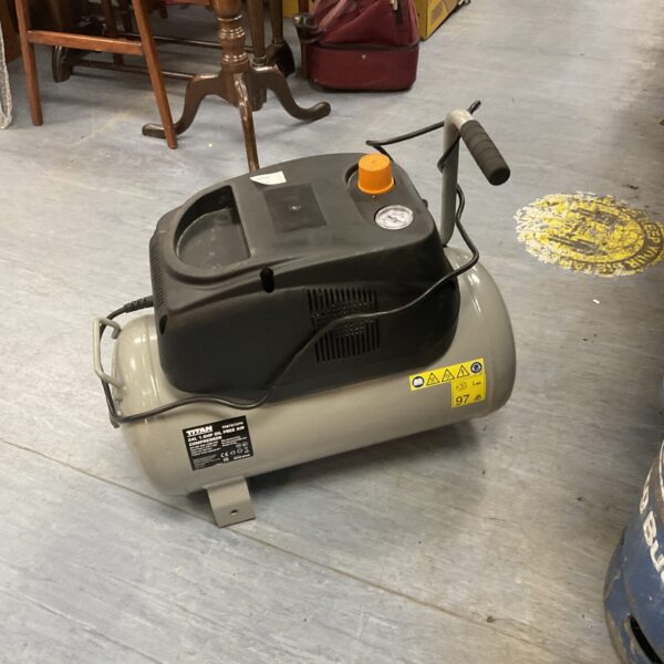 Titan TTB797CPR air compressor for spares or repair.