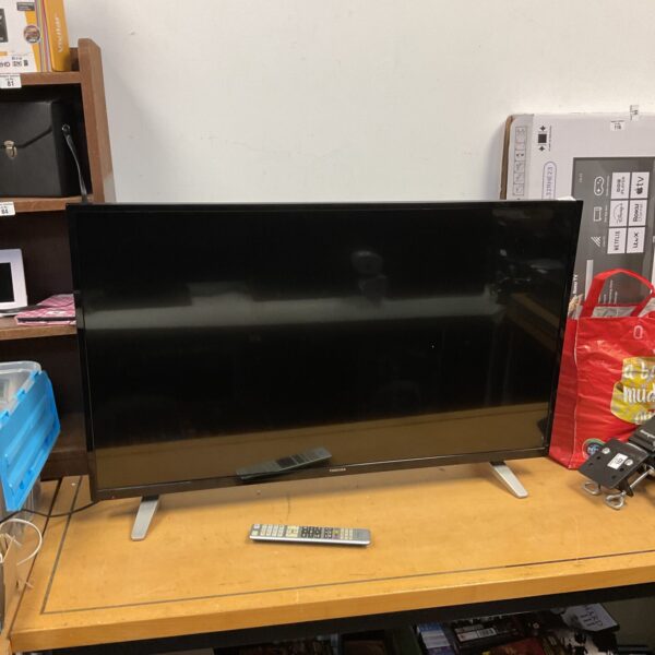 Toshiba 43 inch LCD TV model 43L3653DB presented for auction.