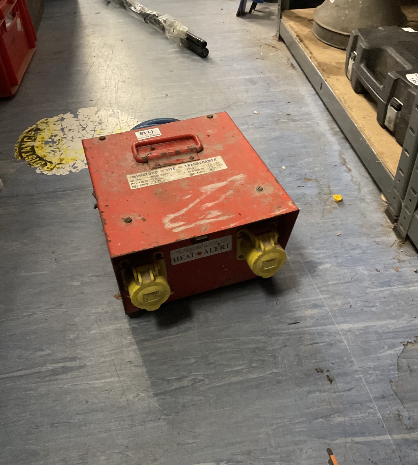 Vintage 110v transformer block – Badgers Auctions