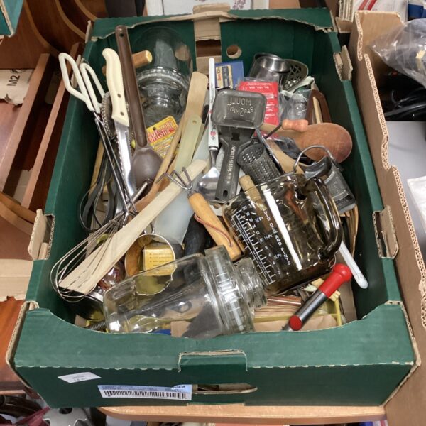 Vintage kitchen utensils lot including a Mouli Crater and Parsmint.