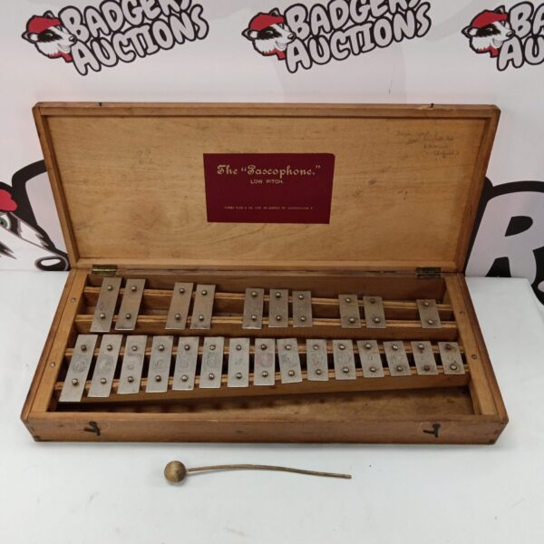 Vintage James Pass Pascophone xylophone in wooden case.