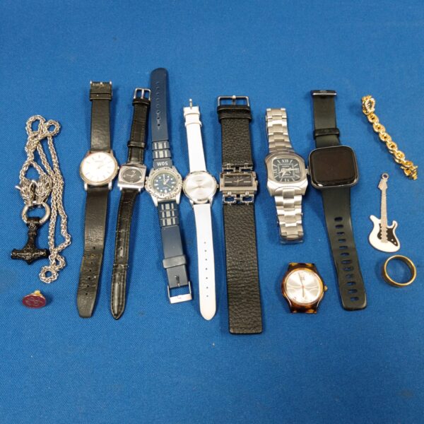 Mixed lot of watches and jewellery including Seiko watch.