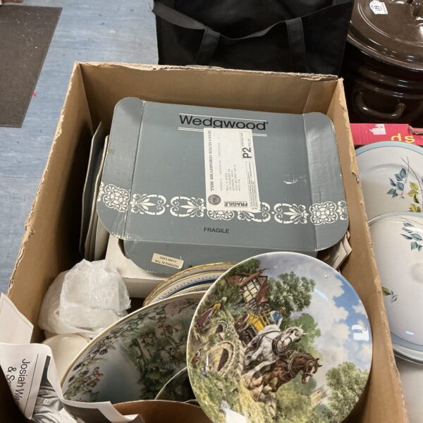 Collection of vintage Wedgewood and collectable plates.