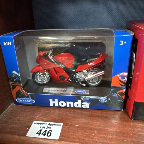 Welly 1:18 scale Honda CBR1100XX diecast model in box.