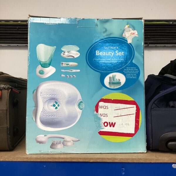 Vintage Woolworths pampering beauty set in original packaging.