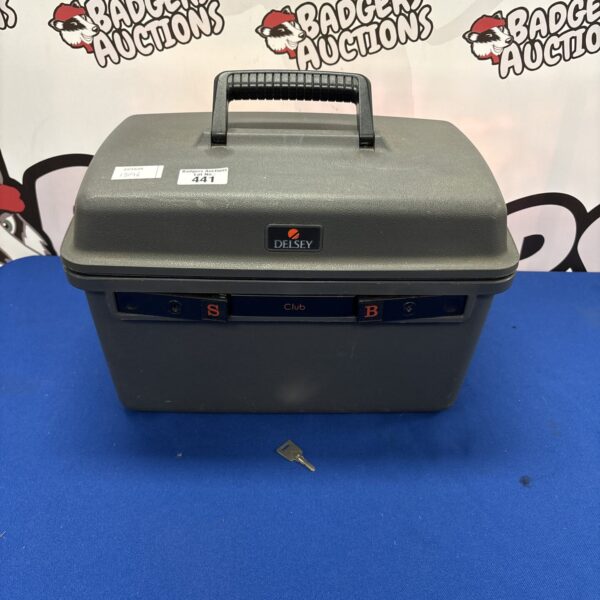 Vintage Delsey jewellery box with lock and key.