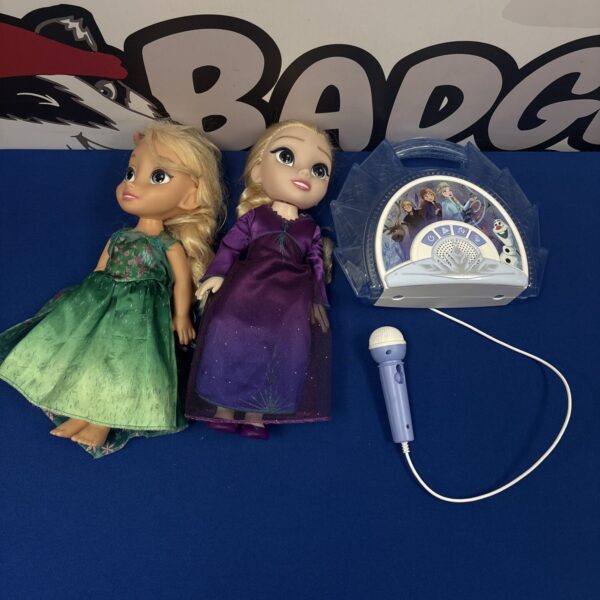 Disney Frozen dolls Elsa and Anna with boombox set.