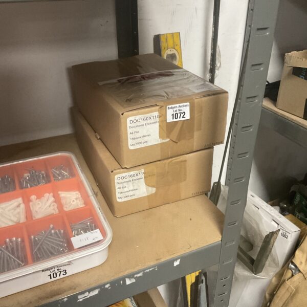 Two boxes of 158mm x 116mm document enclosed envelopes.