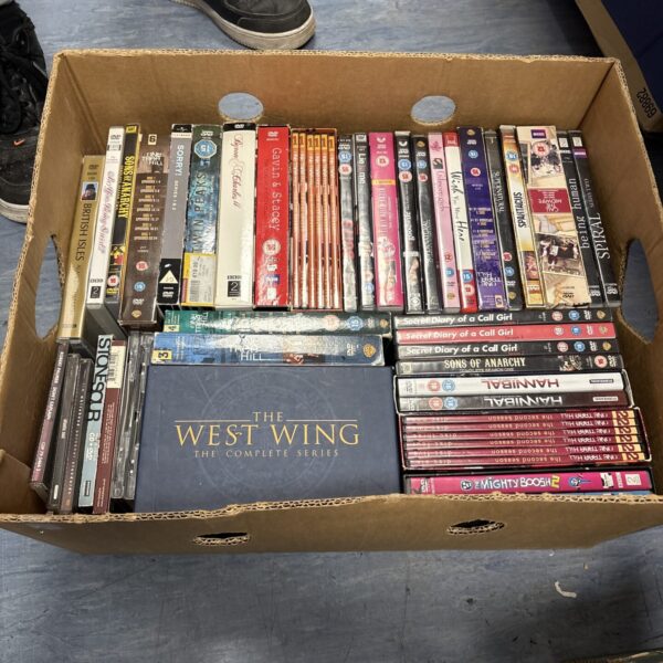 Mixed DVD and Blu-ray lot for home entertainment.