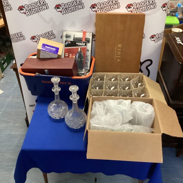 Assorted vintage glassware and cans in a mixed lot.