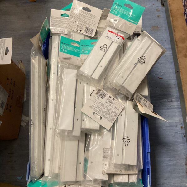 Box of goodhome 200mm plastic corner connectors for DIY projects.