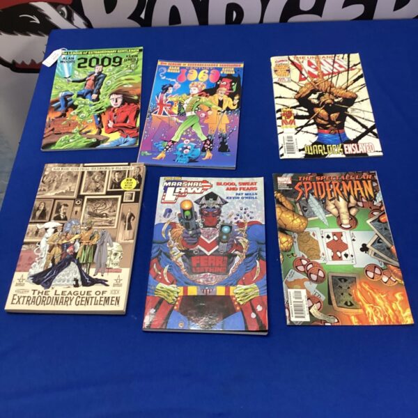 Graphic comic bundle featuring Marvel and League of Extraordinary Gentleman comics.