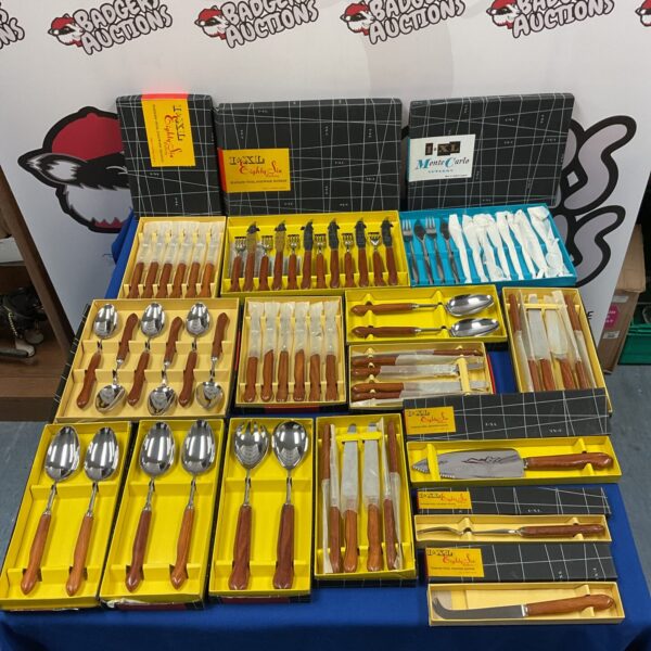 Vintage i xl eighty six stainless steel cutlery with Exelwood handles.