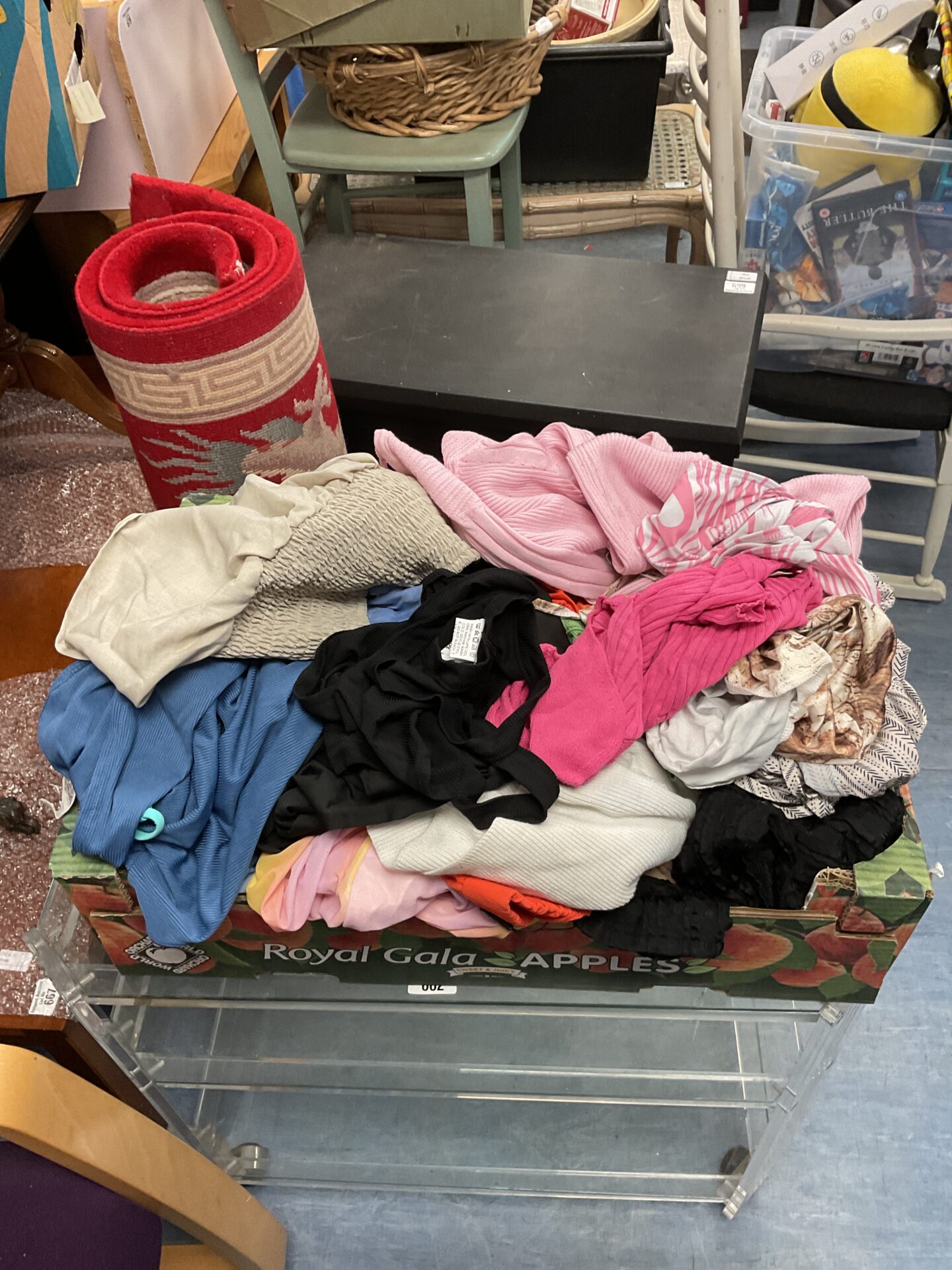 Bag of mixed ladies clothing