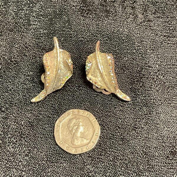 Vintage silver tone marcasite leaf earrings, clip on style.