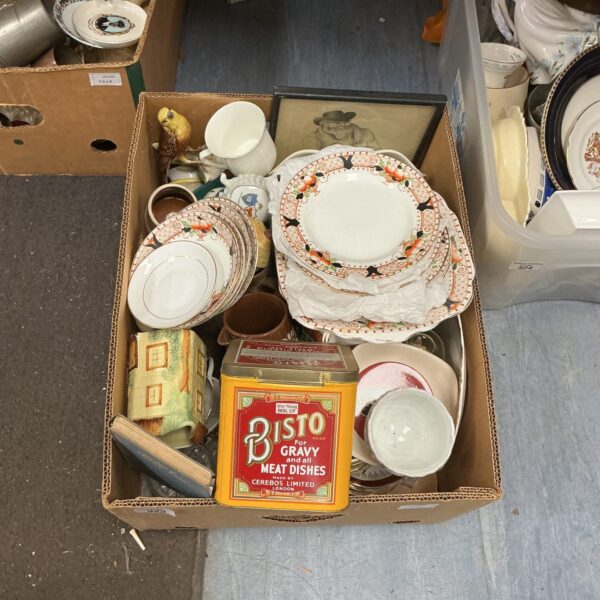 Mixed china lot with vintage plates and cups.