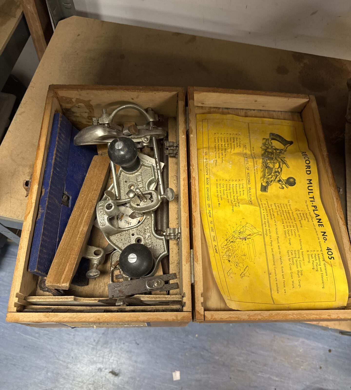 Record multiplane number 405 – Badgers Auctions