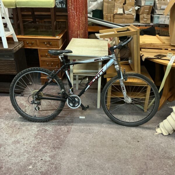 Scott Voltage MX1 mountain bike in used condition.