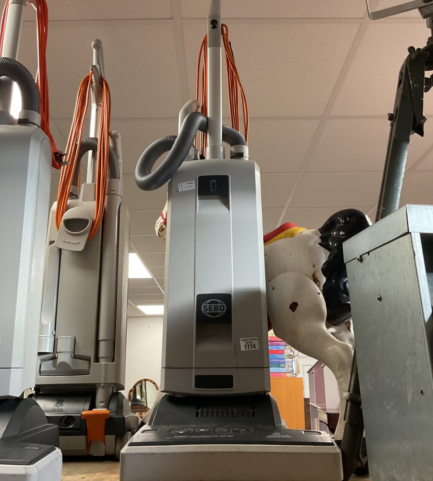 Sebo essential G5 commercial upright vacuum cleaner – Badgers Auctions