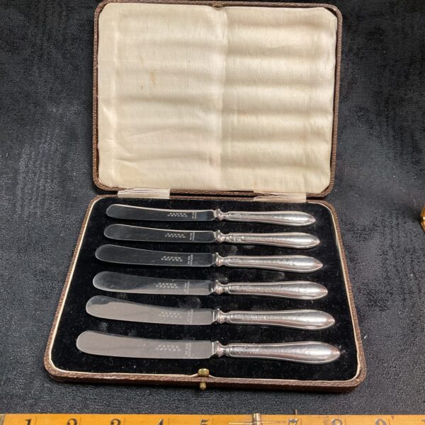 Vintage silver handle butter knives by Payne Oxford, hallmarked silver.