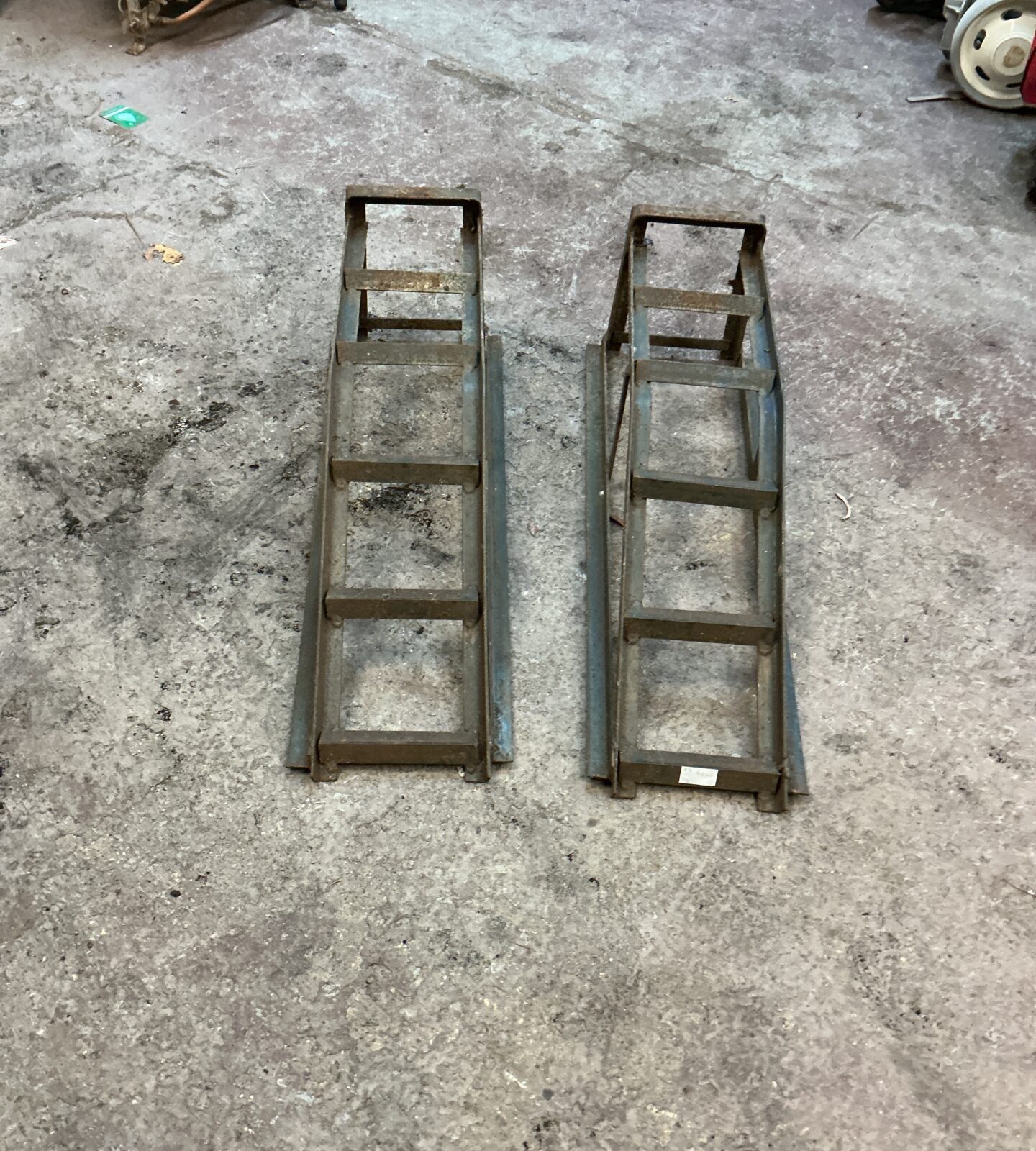 Pair of car ramps – Badgers Auctions