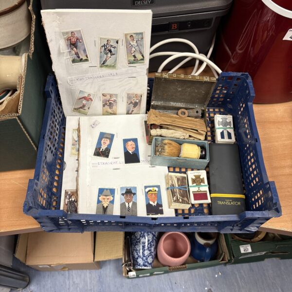 Vintage cigarette cards and Fanfair translator for collectors.