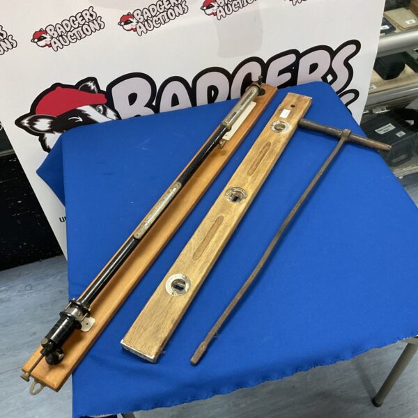 Vintage Rabone spirit level and Alexander Wright testometer for collectors.