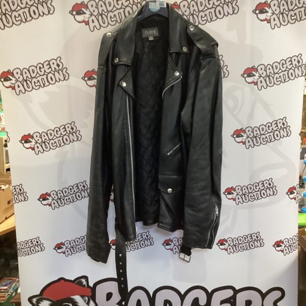 Wilson’s Leather coat size 3LT, a vintage motorcycle jacket.