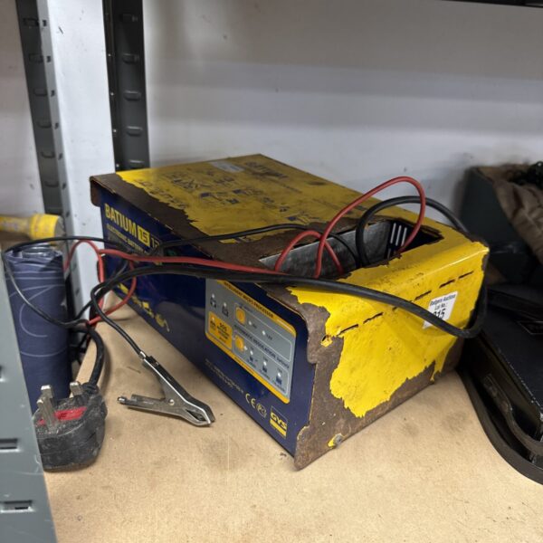 Batium 1512 battery charger for automotive use, untested condition.