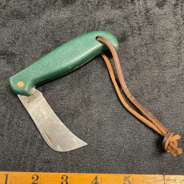 Vintage Burgon and Son Sheffield pruning knife with wooden handle.