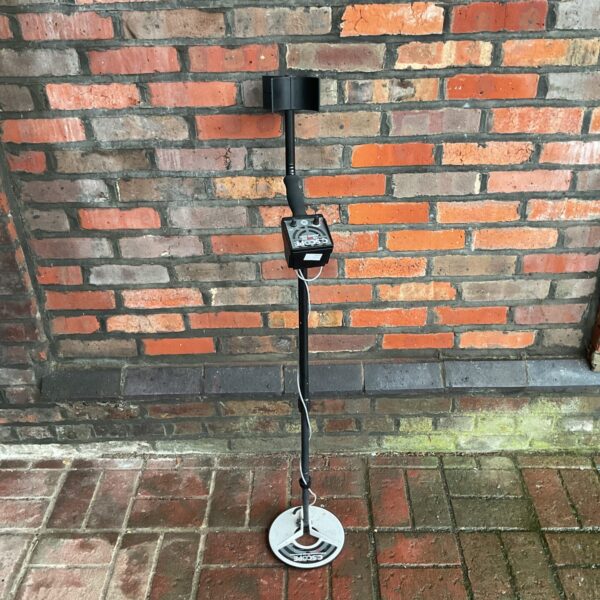 C Scope CS770XD metal detector for treasure hunting.