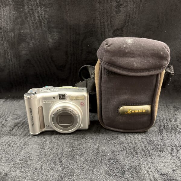 Canon PowerShot A700 digital camera, vintage point and shoot.