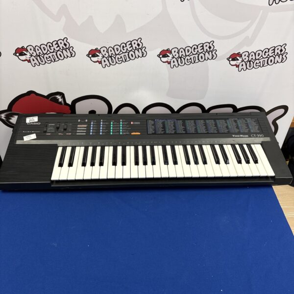 Vintage Casio CT-390 keyboard, a classic 1980s electronic instrument.